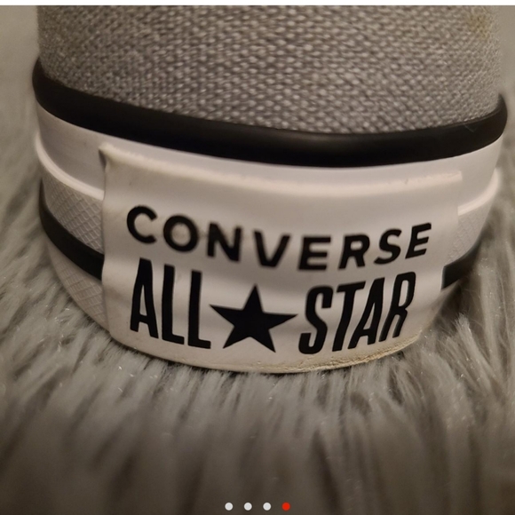 All star gray and shiny pink high top converse with gray shoe laces - Picture 4 of 4